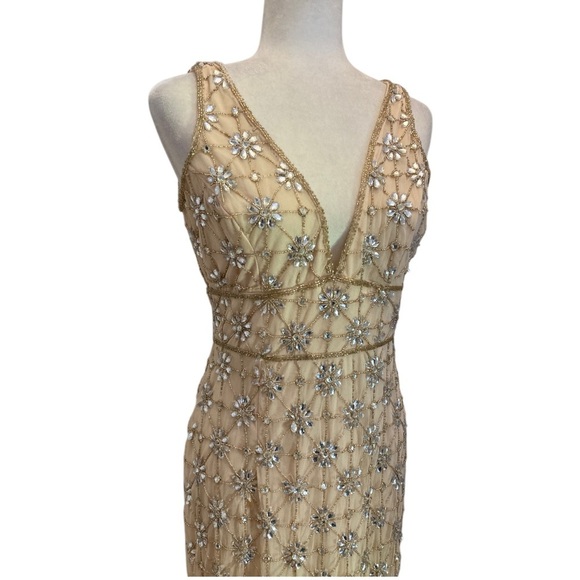 Mac Duggal Sleeveless Hand Beaded V-neck Gown Floral Jewel Maxi Dress - Picture 7 of 12